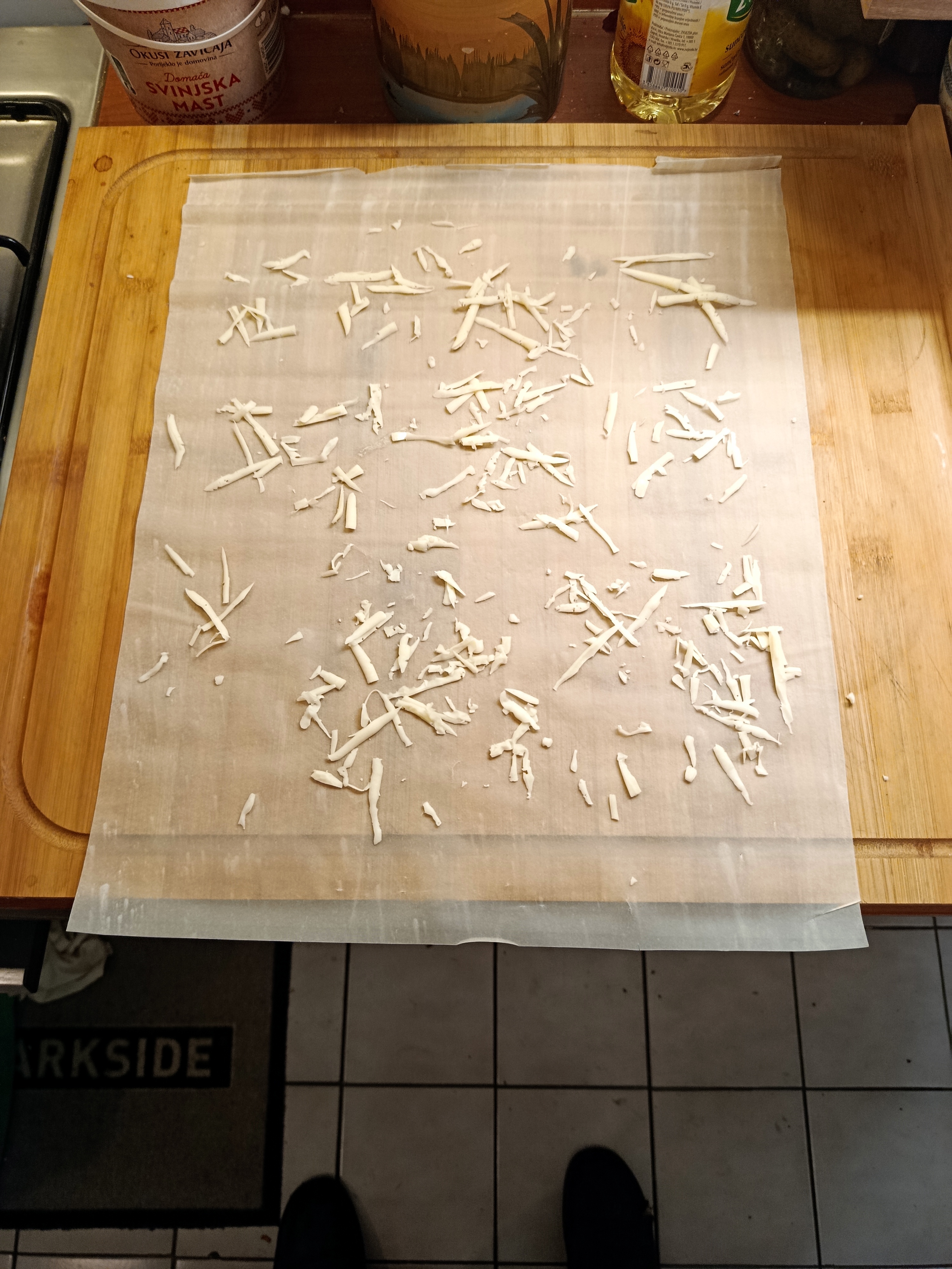 Brzinski burek, zapravo harmonika, zgužvara nešto... - slika 1