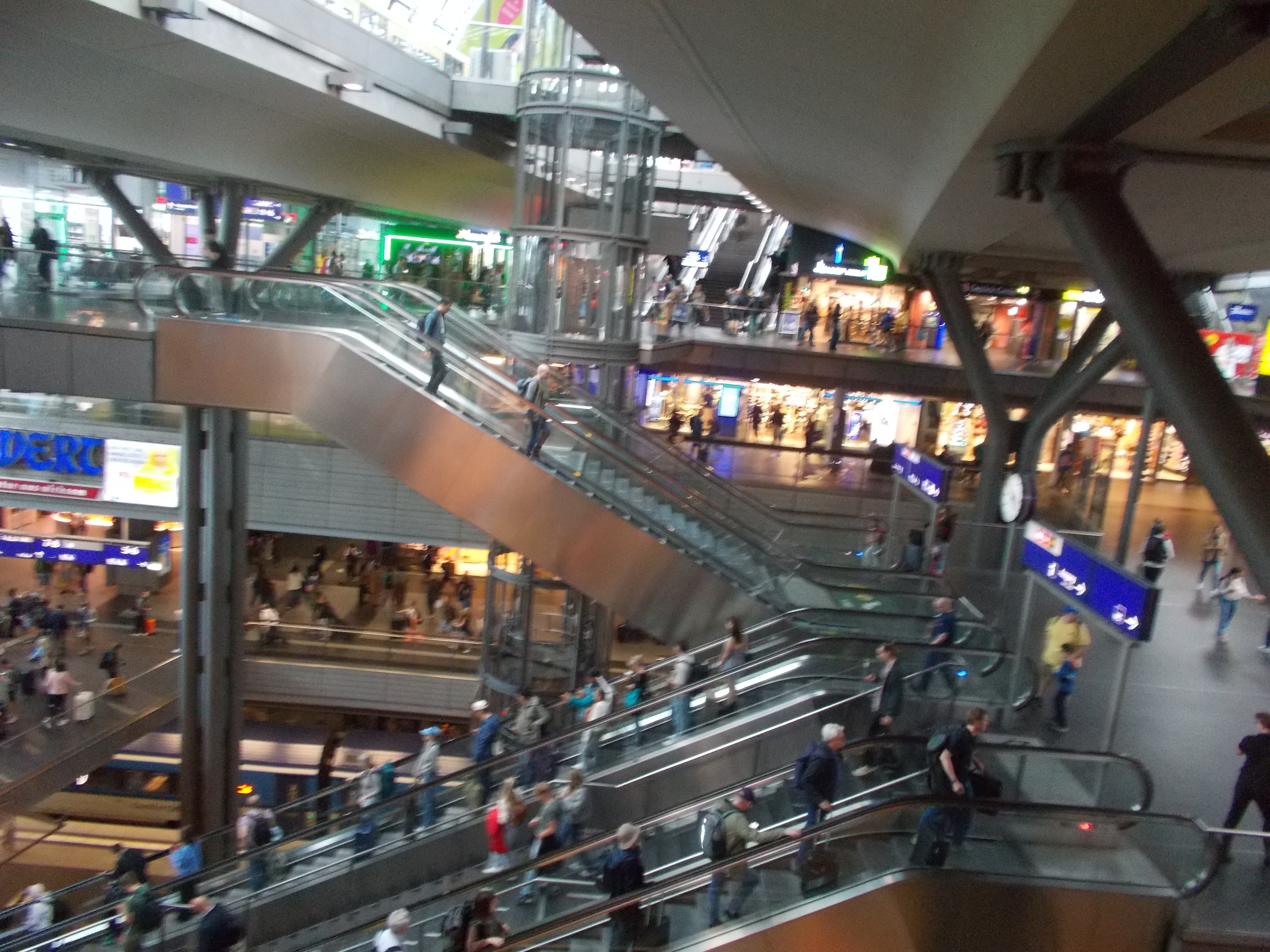 Berlinski Hauptbahnhof (glavni kolodvor)